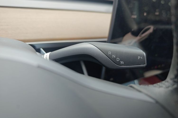 Tesla Model 3 2020 car image #18