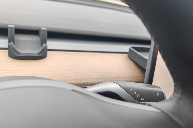 Tesla Model Y 2021 immagine di auto #12
