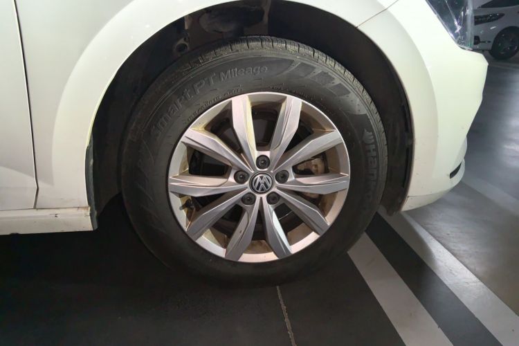 Volkswagen Polo 2019 car image #6