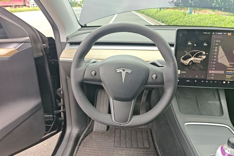 Tesla Model Y 2023 #11 Tesla Model Y 2023 car image #11