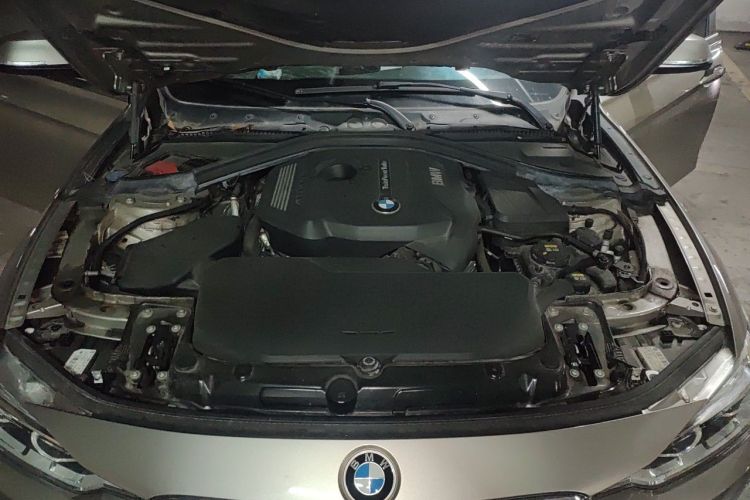 BMW 3 Series 2018 car image #18