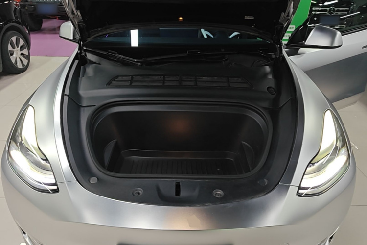 Tesla Model Y 2022 car image #20