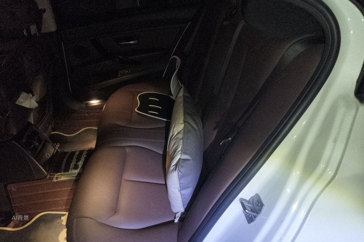 BMW 3 Series 2018 صورة سيارة #19