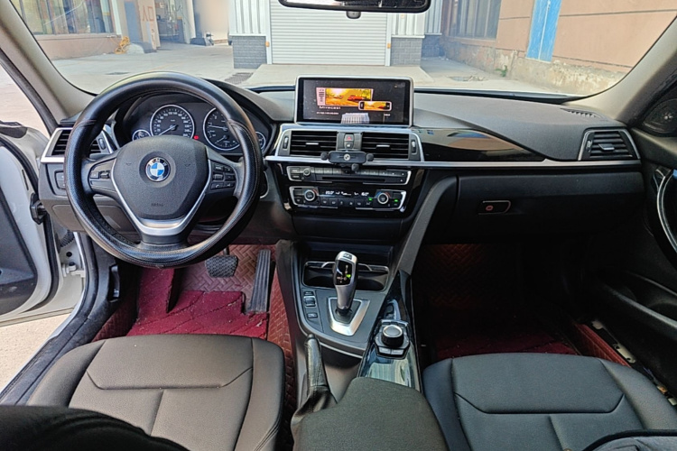BMW 3 Series 2016 car image #10