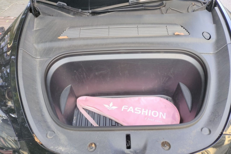 Tesla Model Y 2023 car image #22