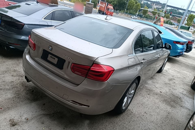BMW 3 Series 2017 #7 BMW 3 Series 2017 car image #7
