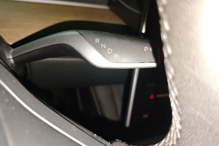 Tesla Model Y 2022 car image #18