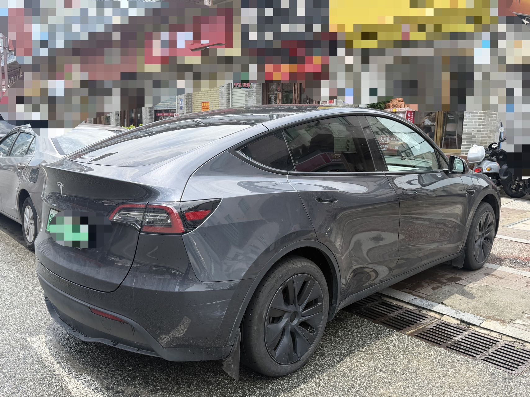 Tesla Model Y 2024 #5 Tesla Model Y 2024 car image #5