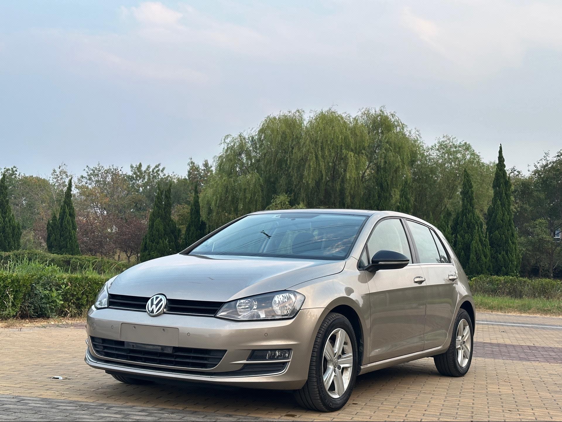 Volkswagen Golf 2017 car image 