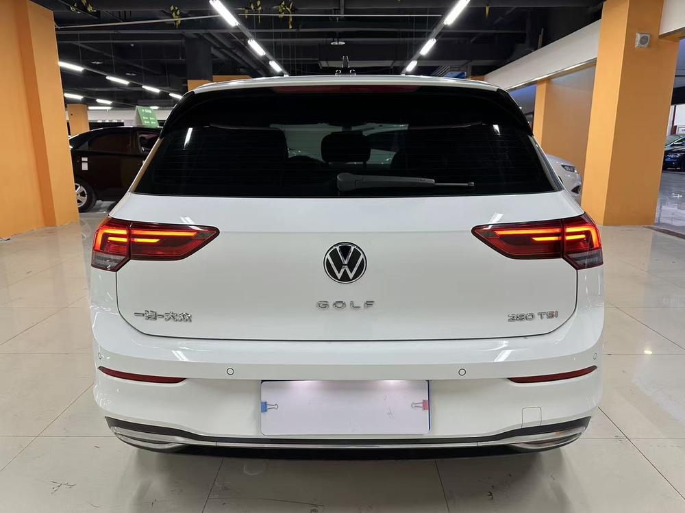 Volkswagen Golf 2022 car image #6