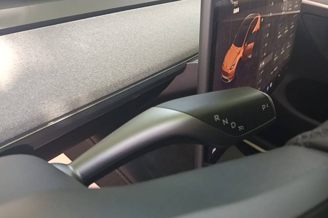 Tesla Model Y 2024 #15 Tesla Model Y 2024 car image #15