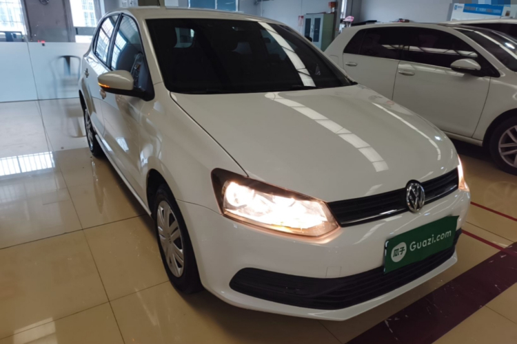 Volkswagen Polo 2017 car image #4