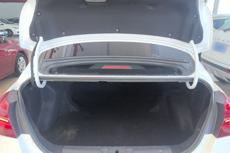 GEELY Emgrand 2019 car image #19