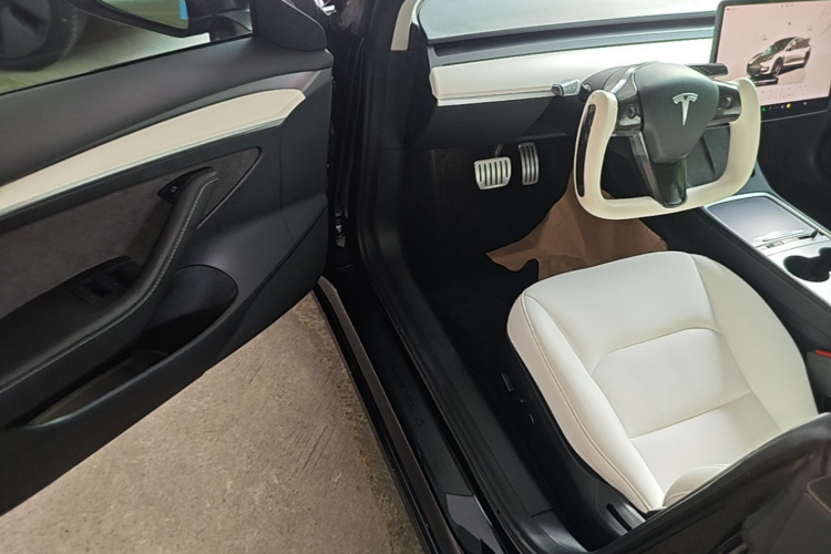 Tesla Model 3 2022 car image #16