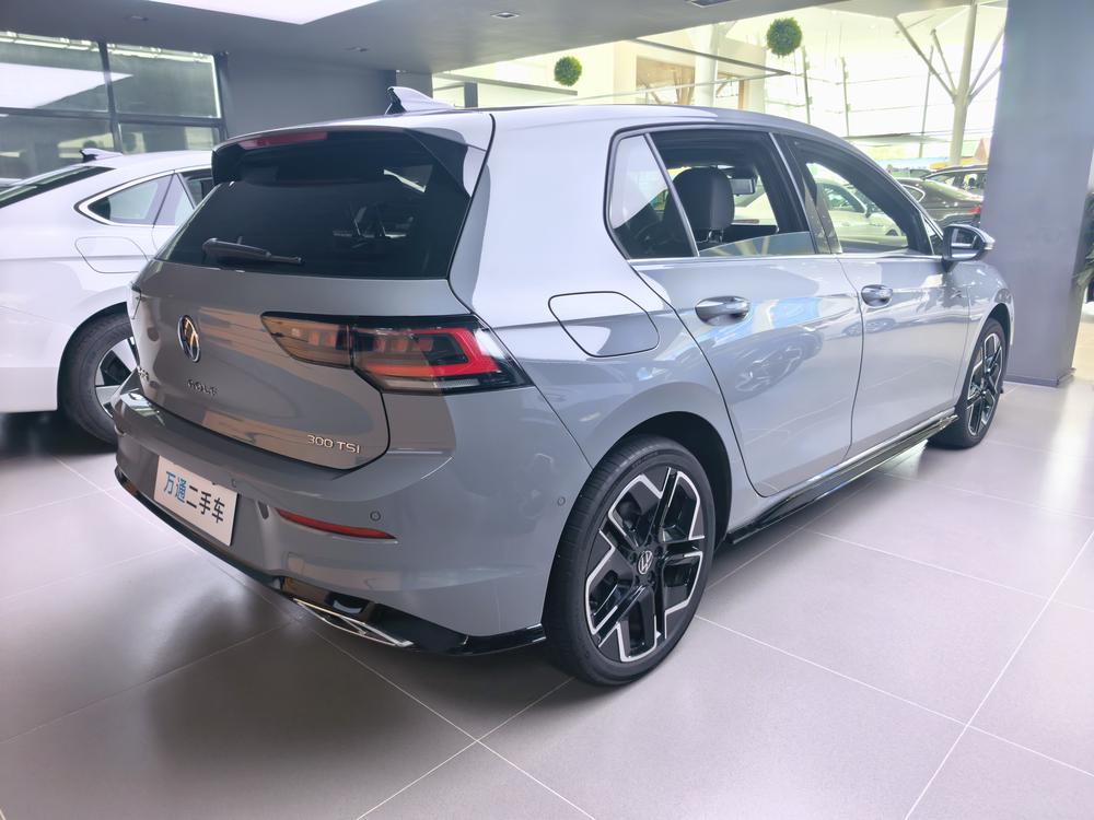 Volkswagen Golf 2026 car image #6