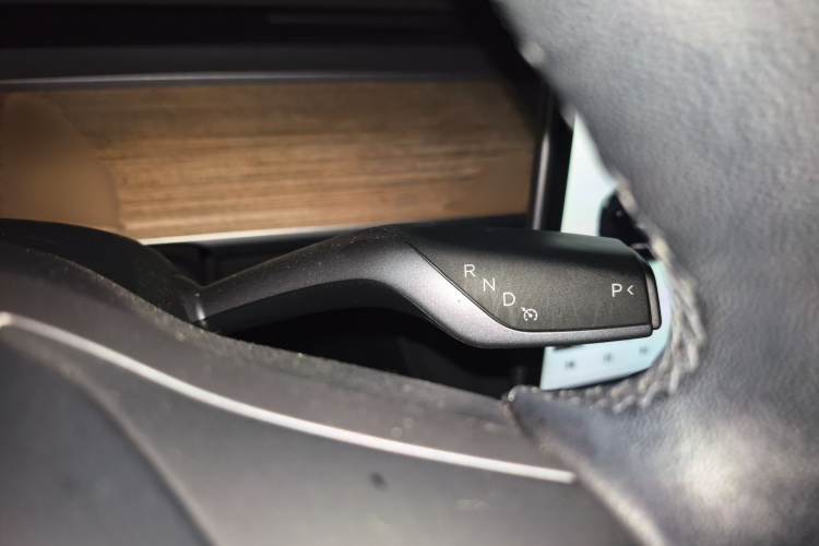 Tesla Model Y 2021 immagine di auto #21