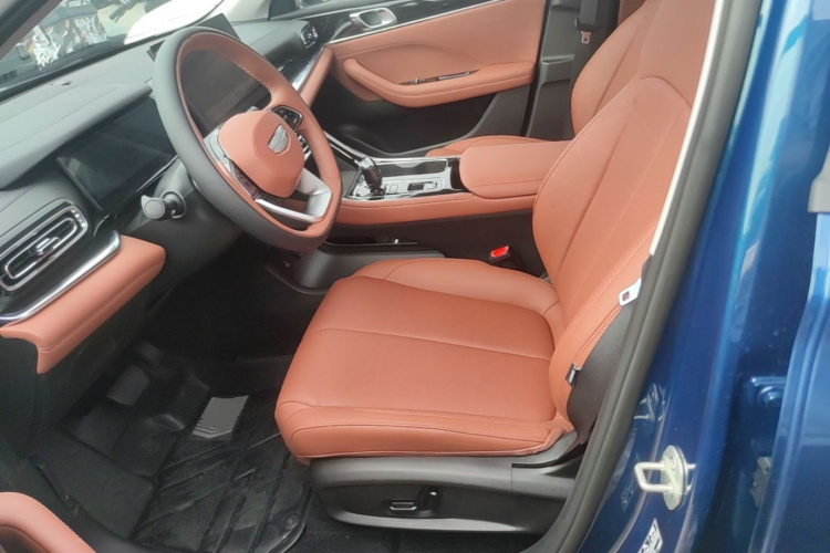 GEELY Emgrand 2025 car image #15