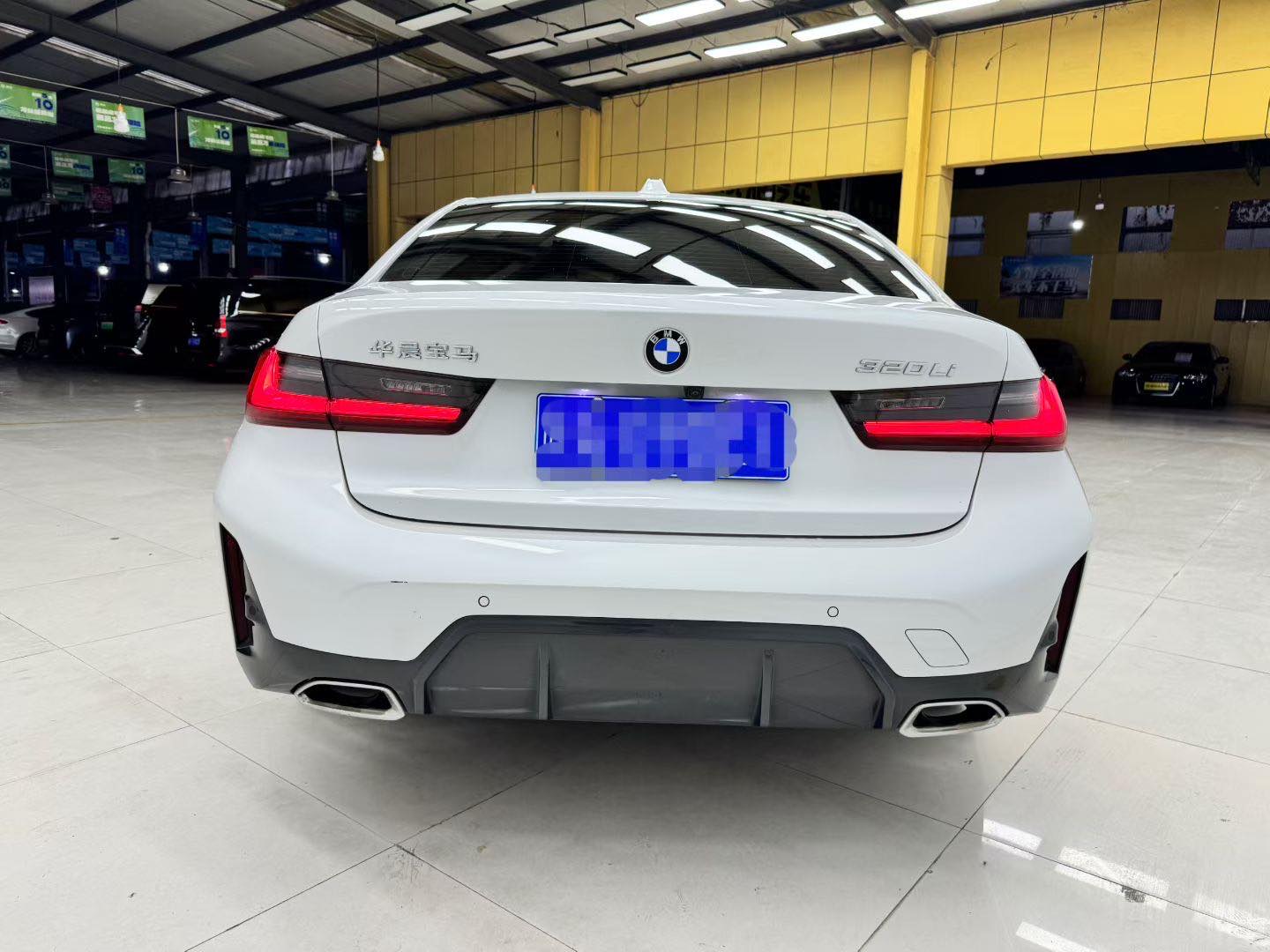 BMW 3 Series 2022 immagine di auto #7