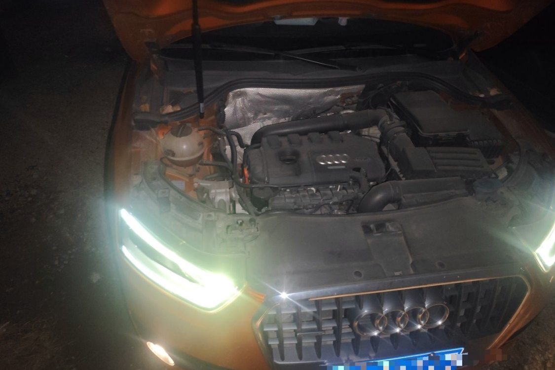 Audi Q3 2014 car image #11