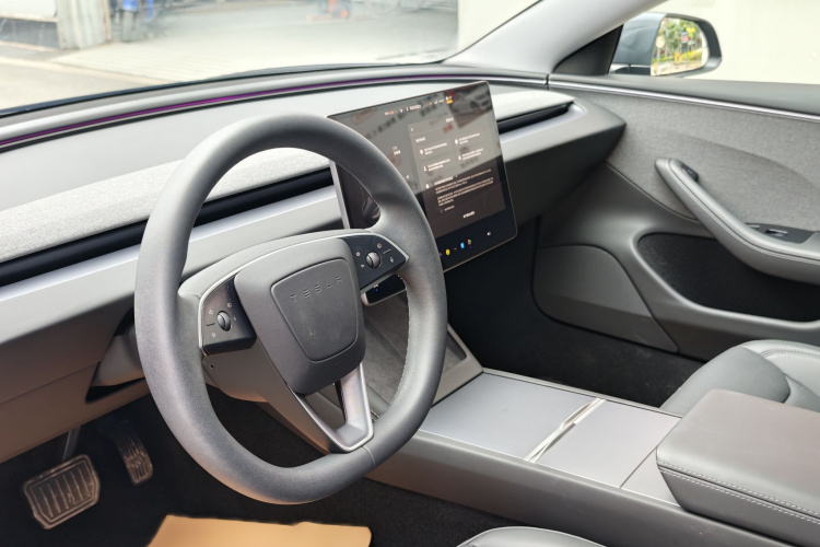Tesla Model 3 2024 #12 Tesla Model 3 2024 car image #12