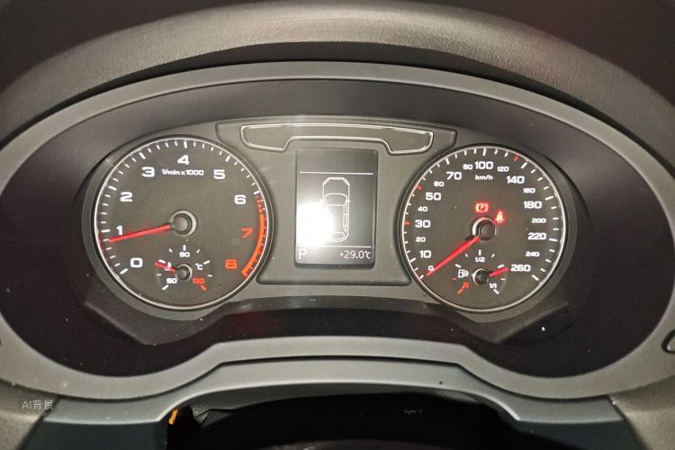 Audi Q3 2017 صورة سيارة #13