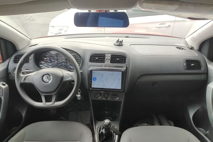 Volkswagen Polo 2017 car image #10