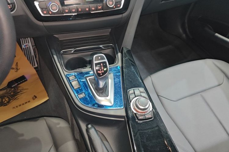 BMW 3 Series 2017 #14 BMW 3 Series 2017 car image #14