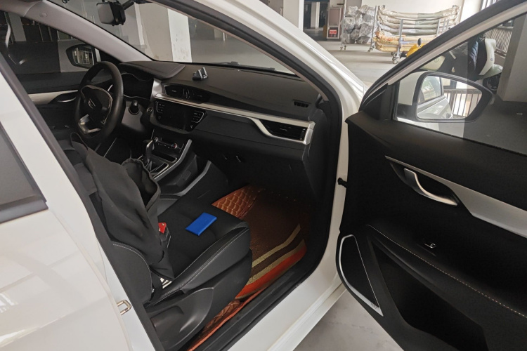 GEELY Emgrand 2020 car image #27