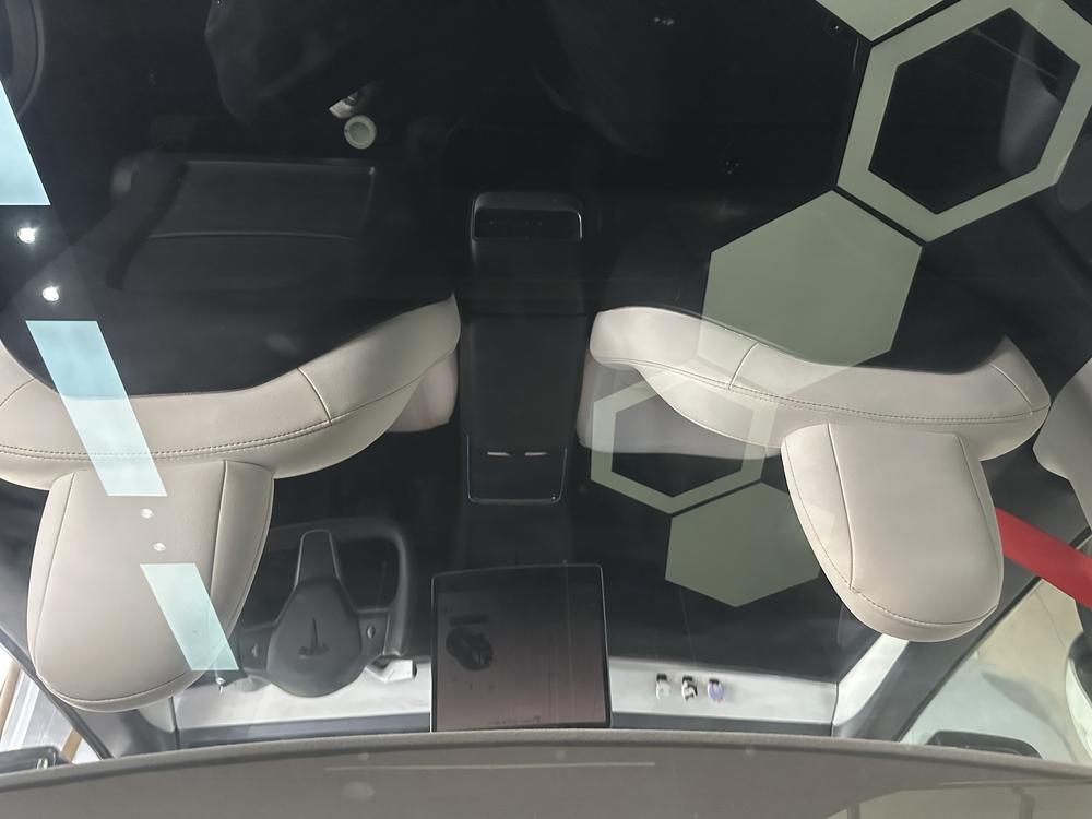 Tesla Model Y 2021 #9 Tesla Model Y 2021 car image #9