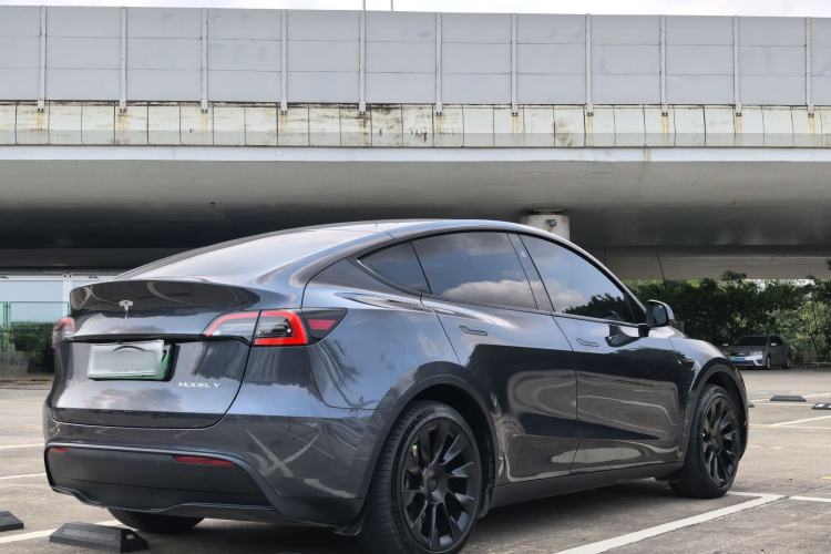 Tesla Model Y 2024 #7 Tesla Model Y 2024 immagine di auto #7