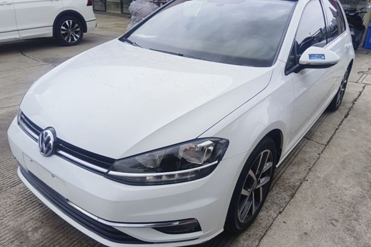 Volkswagen Golf 2020 car image #2