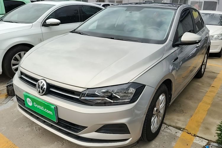 Volkswagen Polo 2021 car image #2