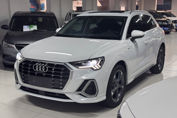 Audi Q3 2022 #2 Audi Q3 2022 car image #2