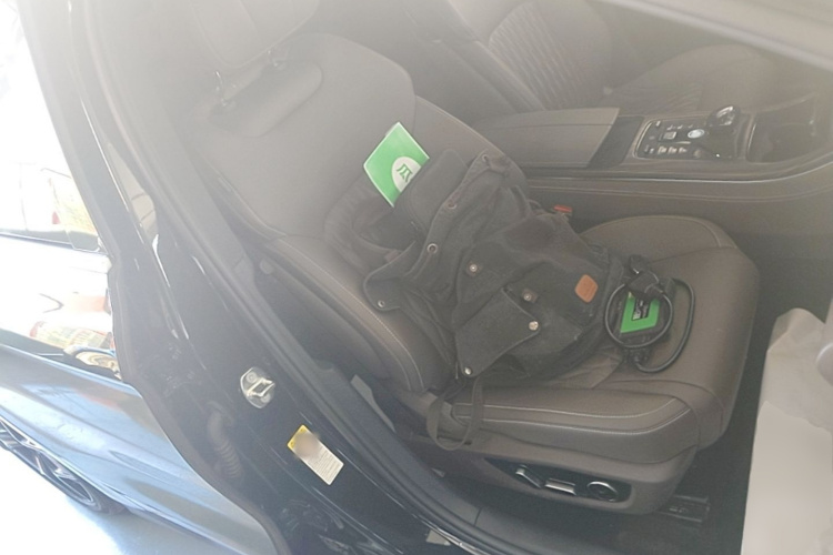 BYD Han 2023 car image #24