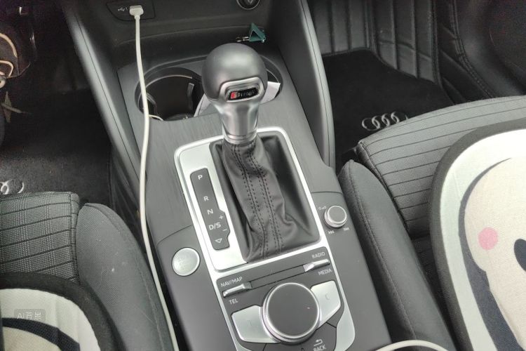 Audi A3 2019 car image #16