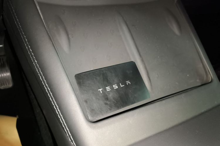 Tesla Model 3 2025 car image #9