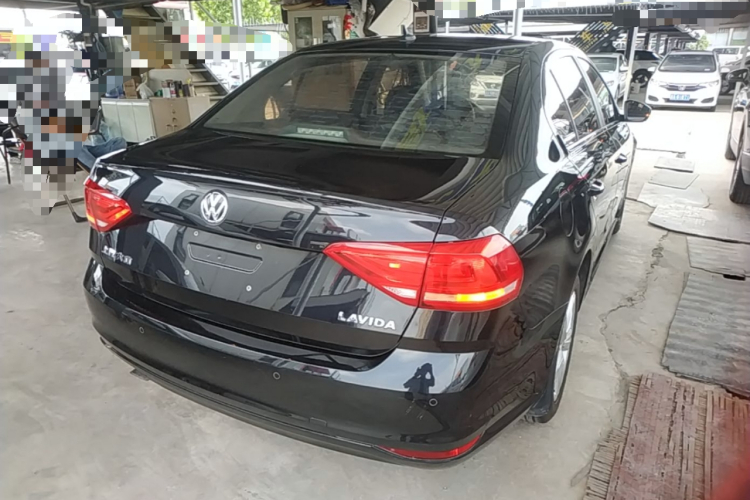 Volkswagen Lavida 2017 car image #7
