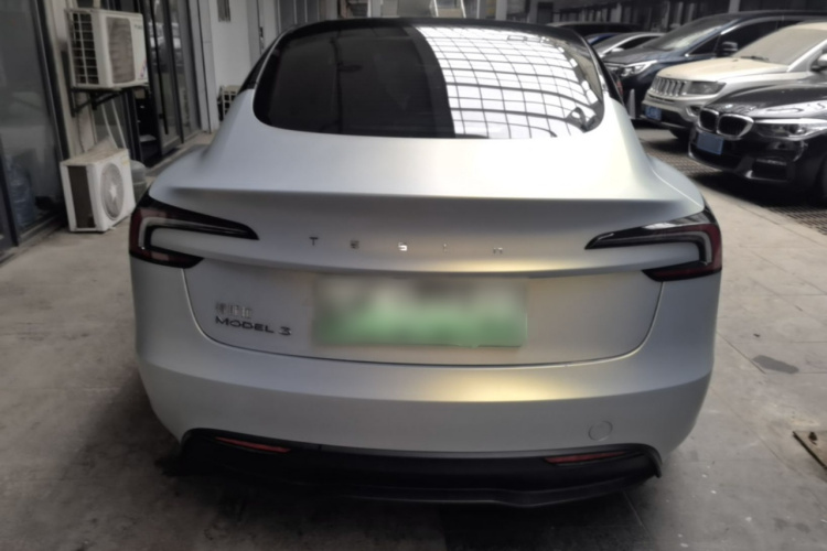 Tesla Model 3 2024 car image #4