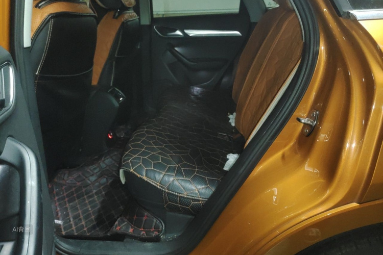 Audi Q3 2016 car image #19