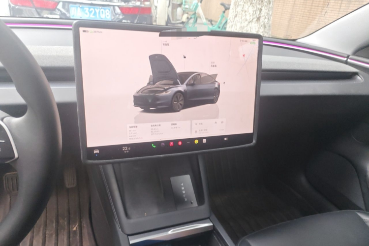 Tesla Model 3 2024 immagine di auto #13