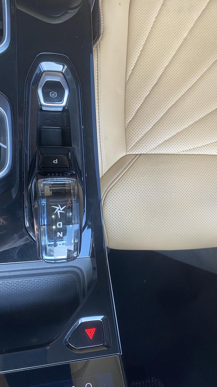 GEELY Boyue L 2023 immagine di auto #8