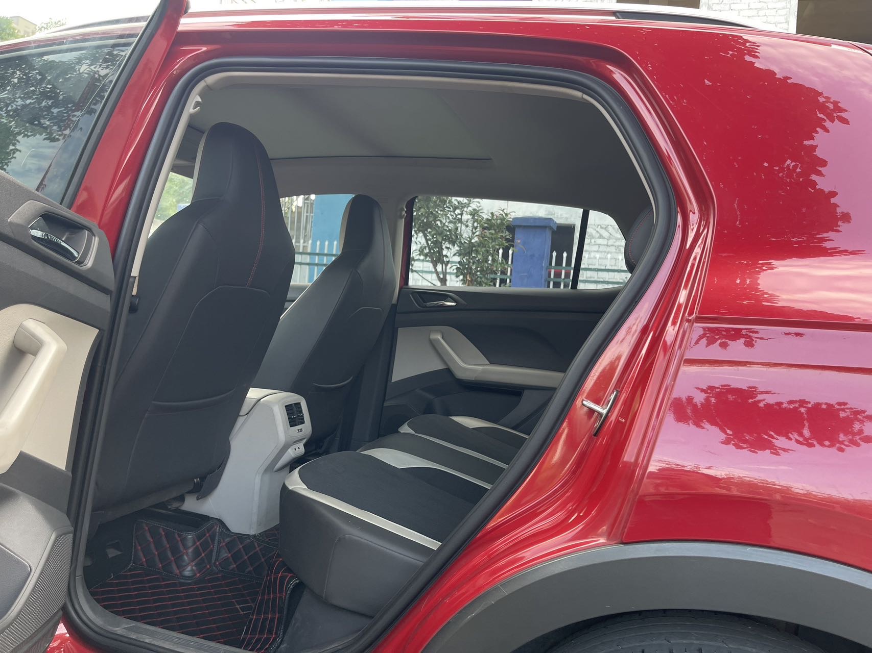 Volkswagen T-Cross 2019 #7 Volkswagen T-Cross 2019 car image #7