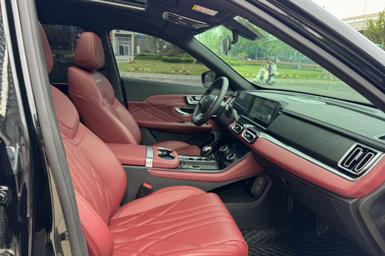 Jetour X70 PLUS 2026 car image #14