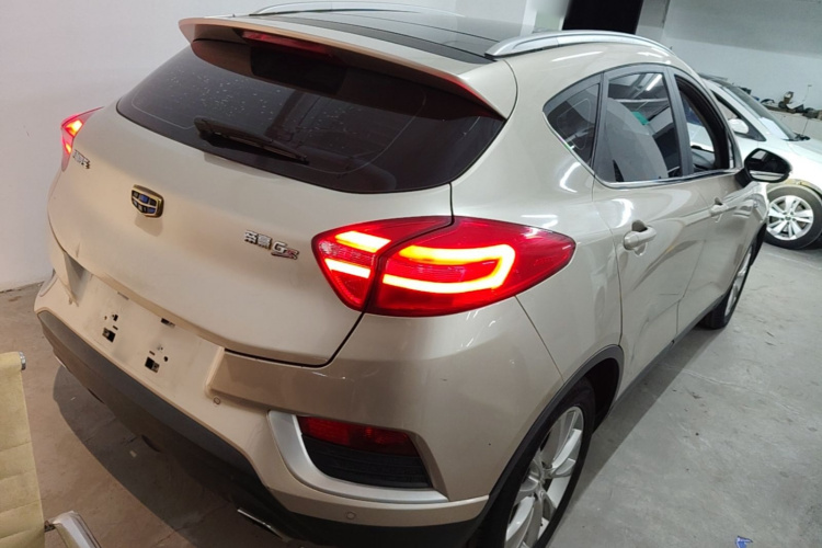 GEELY Emgrand GS 2016 car image #7