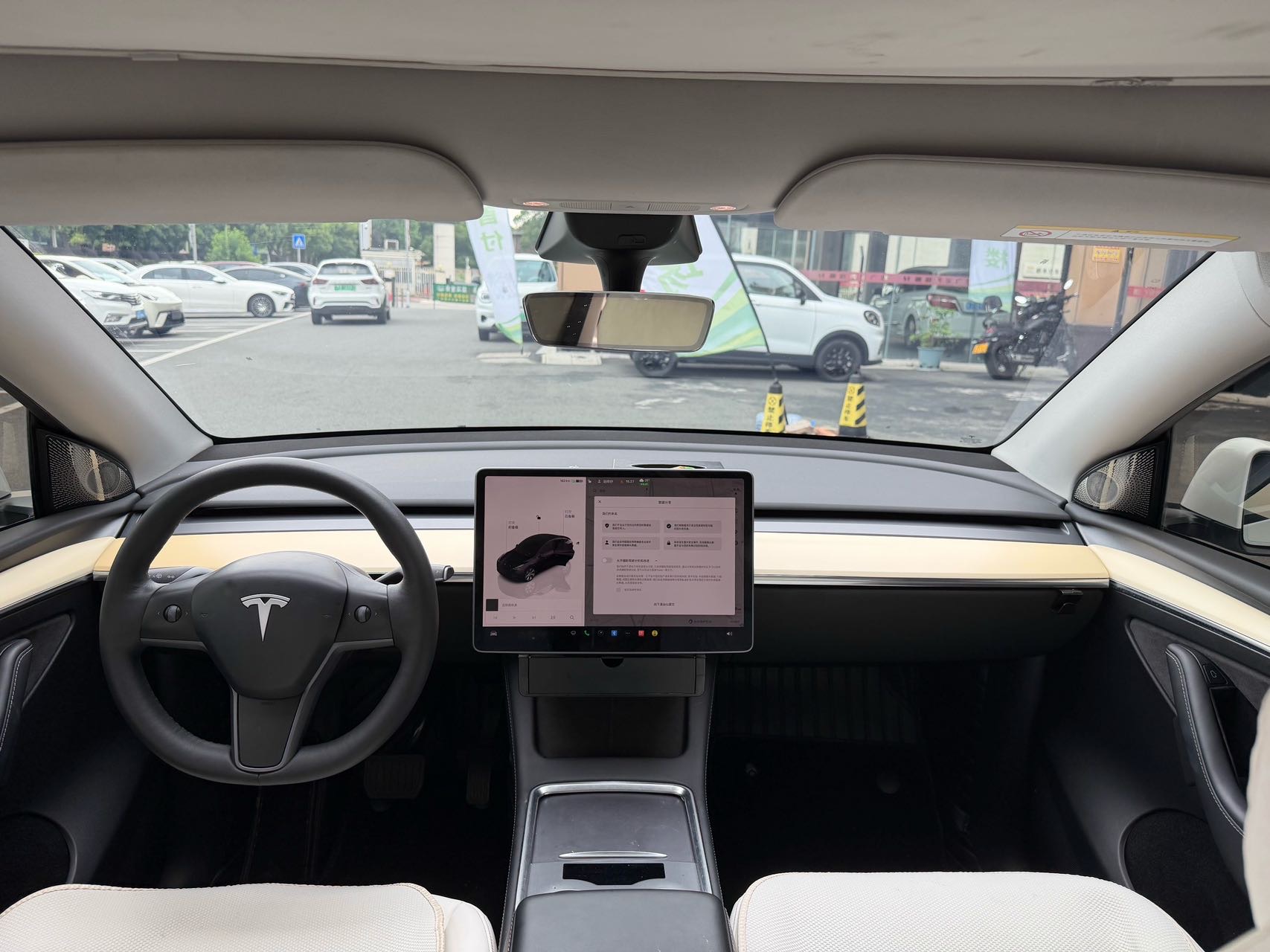 Tesla Model Y 2022 car image #8