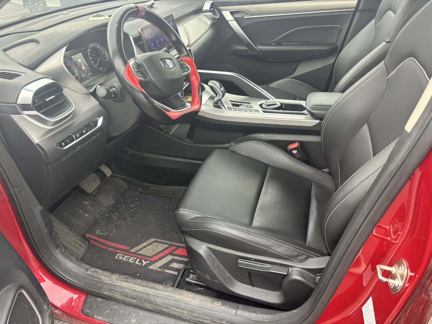 GEELY Coolray 2019 image de voiture #2