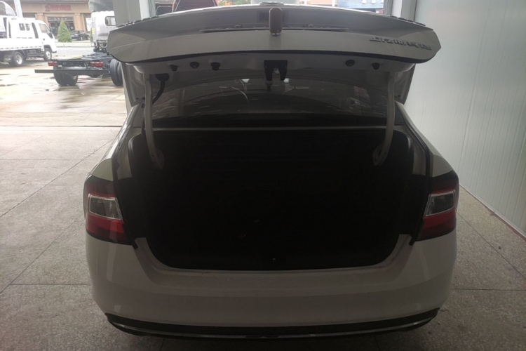 Skoda Rapid 2019 #19 Skoda Rapid 2019 image de voiture #19