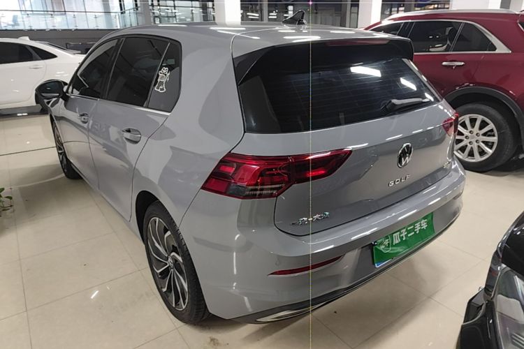 Volkswagen Golf 2022 car image #7