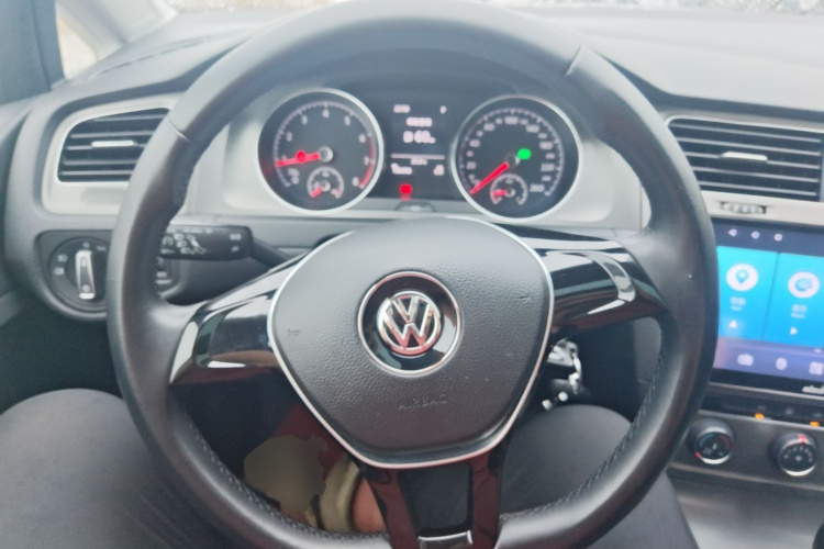 Volkswagen Golf 2015 car image #11
