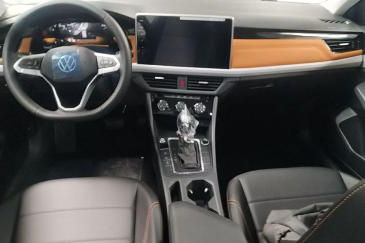 Volkswagen Bora 2026 car image #10